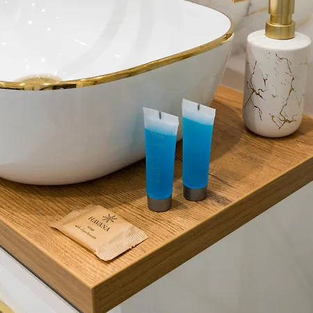 Bemowo Narwik Deluxe By Bookinghost *