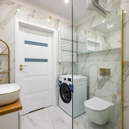 아파트 Bemowo Narwik Deluxe By Bookinghost