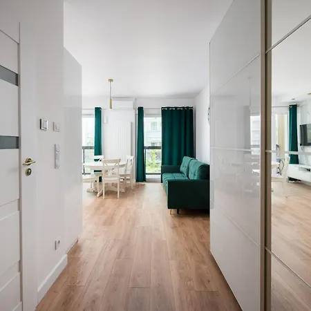 Bemowo Narwik Deluxe By Bookinghost