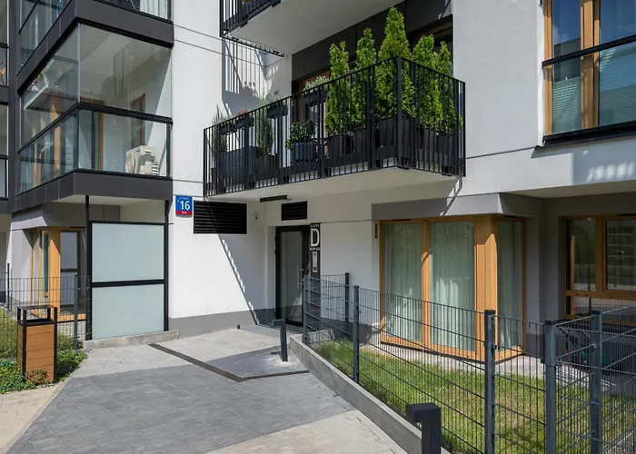 Bemowo Narwik Deluxe By Bookinghost