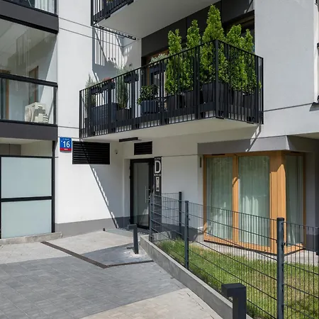 Bemowo Narwik Deluxe By Bookinghost