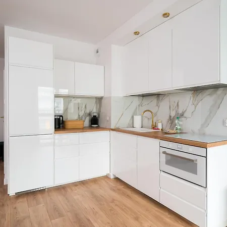 Bemowo Narwik Deluxe By Bookinghost *