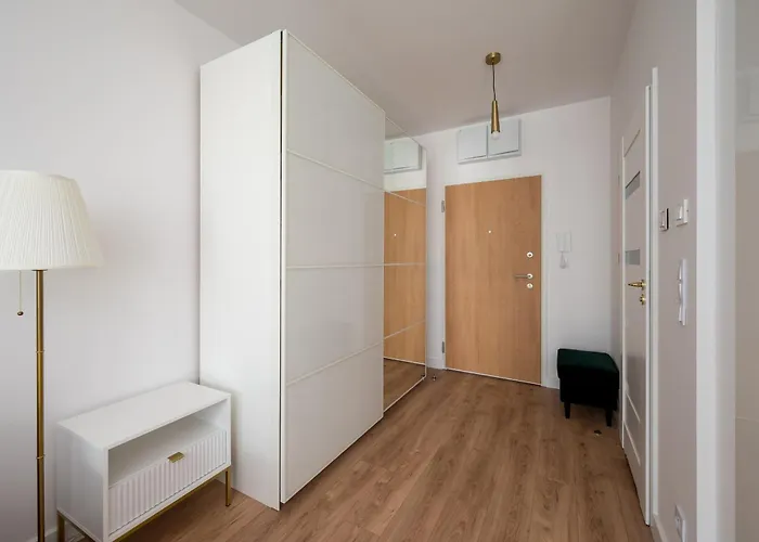 Bemowo Narwik Deluxe By Bookinghost * Varsó