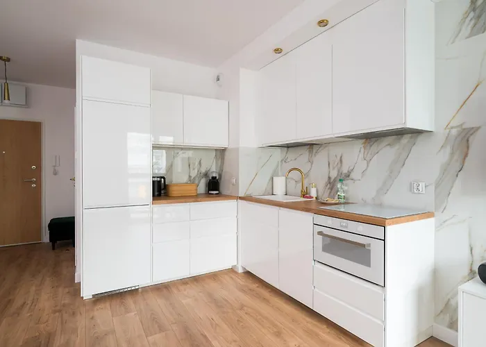 Bemowo Narwik Deluxe By Bookinghost *