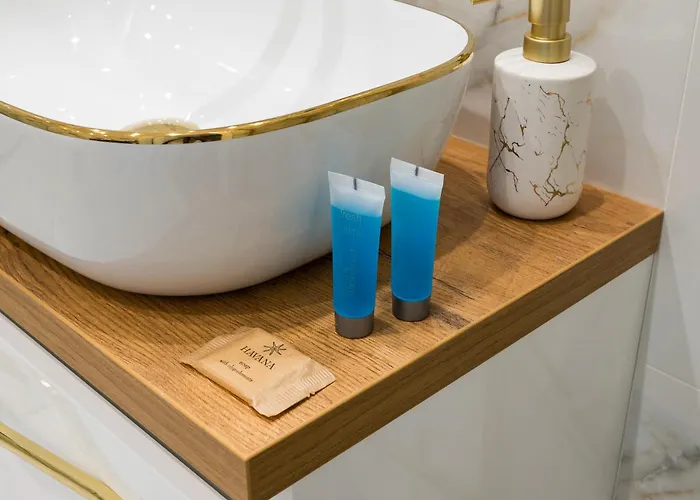 Bemowo Narwik Deluxe By Bookinghost *