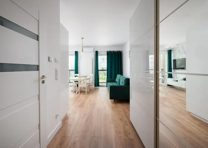 Bemowo Narwik Deluxe By Bookinghost