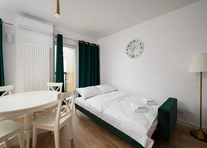 Bemowo Narwik Deluxe By Bookinghost *